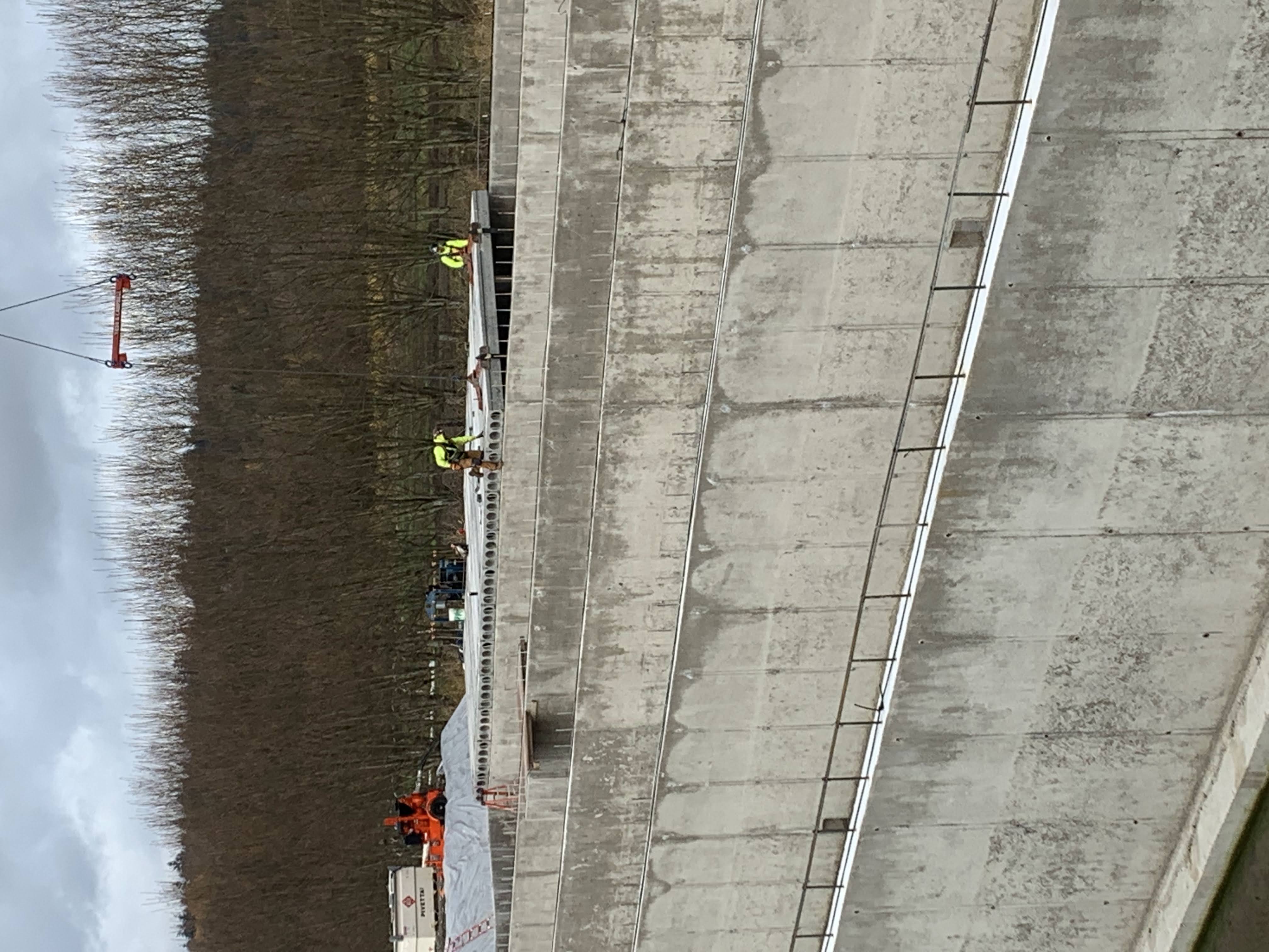 Concrete retaining wall construction